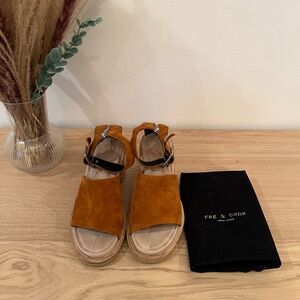 Rag and Bone zippy sandals suede tan size 37 wooden block heels